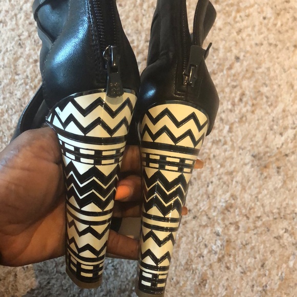 BCBG “Meena” open-toe booties - Picture 4 of 4